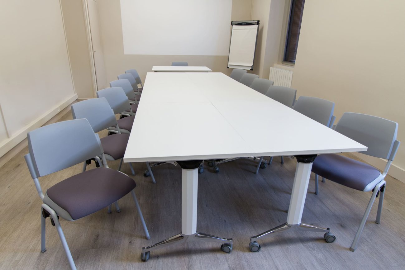 Tables à plateau rabattable configuration « table de réunion »